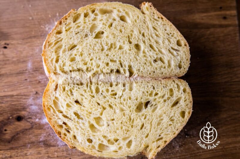 Miolo de Pão de semolina - Baila Bakes _ bread crumb