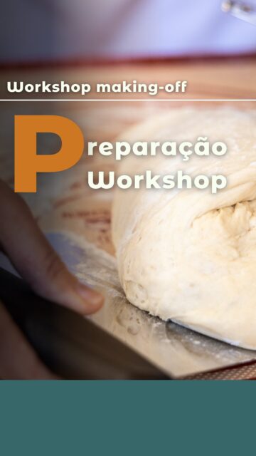 🇳🇱De dag vóór de workshop hangt er al bloem in de lucht en ligt er deeg op tafel. De voorbereiding begint lang voor de les: mengen, vormen, bakken, bijstellen. Elk brood dat uit de oven komt heeft zijn eigen verhaal. De workshops zijn in het Nederlands en Portugees. ➡️Wil je meedoen? Bekijk de data via de link in bio.🇬🇧The day before the workshop there’s already flour in the air and dough on the table. Preparation starts long before the class: mixing, shaping, baking, adjusting. Each loaf that comes out of the oven has already lived its own little story. Workshops are in Dutch and Portuguese.➡️ Interested in a workshop in English? Send me a DM.🇧🇷 Um dia antes do workshop já tem farinha no ar e massa na mesa. A preparação começa muito antes da aula: misturar, modelar, assar, ajustar. Cada pão que sai do forno já viveu a sua própria história. Os workshops acontecem em holandês e português.➡️ Quer participar do próximo? Veja as datas no link da bio.  #desembrood #desemworkshop #paodefermentaçaonatural #sourdoughshaping #zuurdesembroodbakken #zuurdesem #zuurdesemworkshop #fermentaçãonatural #paocaseiro #bailabakes